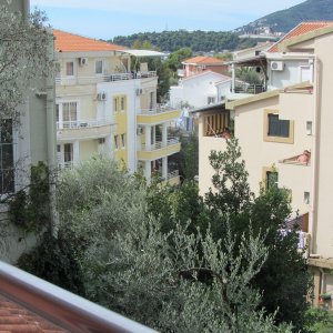 Apartments № 6, 7, 8, 9, 201, 205, 208 and suites № 202, 203, 204, 1 and 6/1 for rent 130 m from the beach in Rafailovići