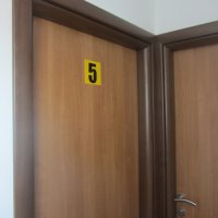Mieten Sie ein Zimmer-Nummer in der 5. Etage des 5 m in 35 m vom Strand entfernt in Rafailovici