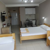 Apartment 150 Meter vom Meer entfernt in Rafailovici №33, 1 Schlafzimmer. 4 Betten (30 qm)