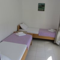 Apartman 150 metara od mora u Rafailovicima №36 , 2- spavaće sobe . 4 kreveta ( 35 m )