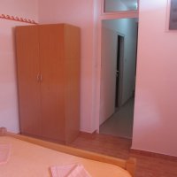 Apartment for rent № 208, 130 m from the sea in Rafailovići (55 m2)