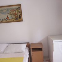 Mieten Sie ein Zimmer Nummer 4 von 35 m vom Strand entfernt in Rafailovici