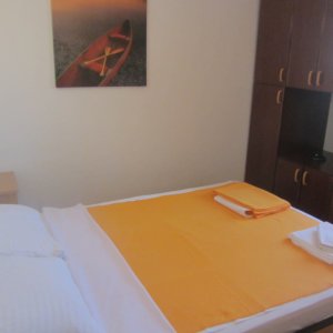 Room № 5, floor 2, for rent in Rafailovići, 35 m from the beach