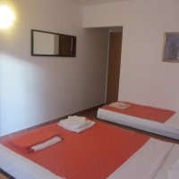 Room № 7, floor 2, for rent in Rafailovići, 35 m from the beach