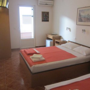 Room № 8, floor 2, for rent in Rafailovići, 35 m from the beach