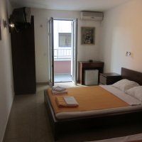 Room № 7 on the third floor for rent in Rafailovići, 35 m from the beach