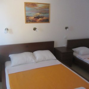 Room № 7 on the third floor for rent in Rafailovići, 35 m from the beach