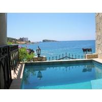 Luxury villa for sale 497 m2, first line. Uteha village, 10 m from the sea (Video)