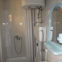 Аренда апартамента №2 в 500 м от пляжа в Бечичи в доме с собственным двором и паркингом (23 кв.м.)