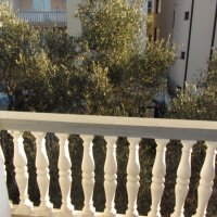 Аренда апартамента №5 в 500 м от пляжа в Бечичи в доме с собственным двором и паркингом (23 кв.м.)