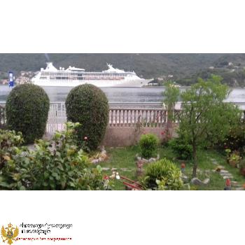 Продается дом 113 кв.м. на первой линии у моря в Каменари (10 км от Герцег-Нови)