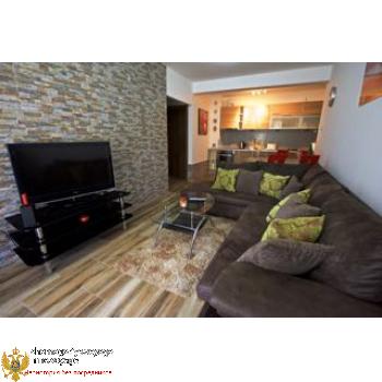 Продажа комфортной квартиры 70 кв.м. с 2-мя спальнями в комплексе с бассейном в 8-ми км от Будвы. Возможен обмен на Москву и Подмосковье