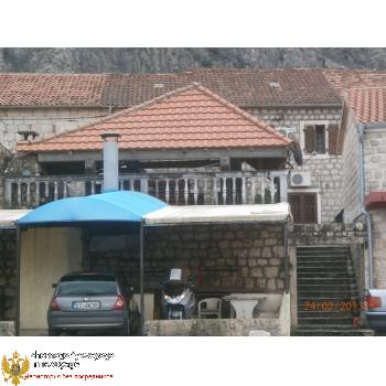 Продается 2-х эт. дом с рестораном в 10 м. от моря в Добрте 2 (4 км от Котора)